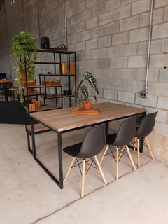 Mesa + 1 banco + 3 cadeiras eames- 160x90 - Preto + Carvalho Hannover - M1B3C16090PTOCAR