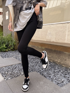 Pack de 4 Piezas Leggins Térmicos De Mujer x4 Licras de color Negro