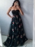 Vestido de festa formatura preto longo decote tomara que caia coração com tule floral e fenda - loja online