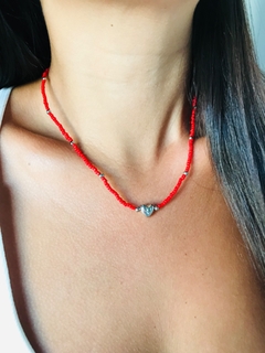Collar rojo con corazon