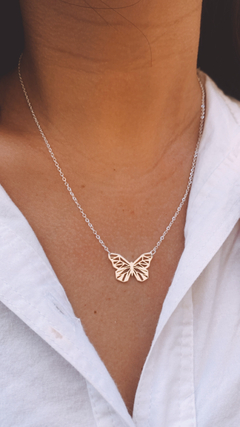 Collar mariposa