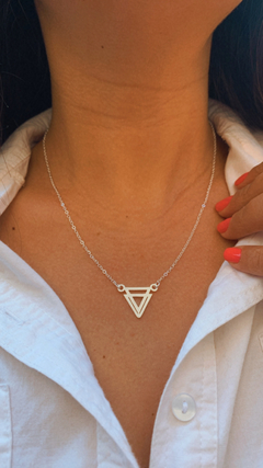 Collar triangular