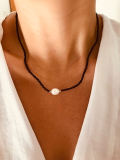Collar mostacilla negra