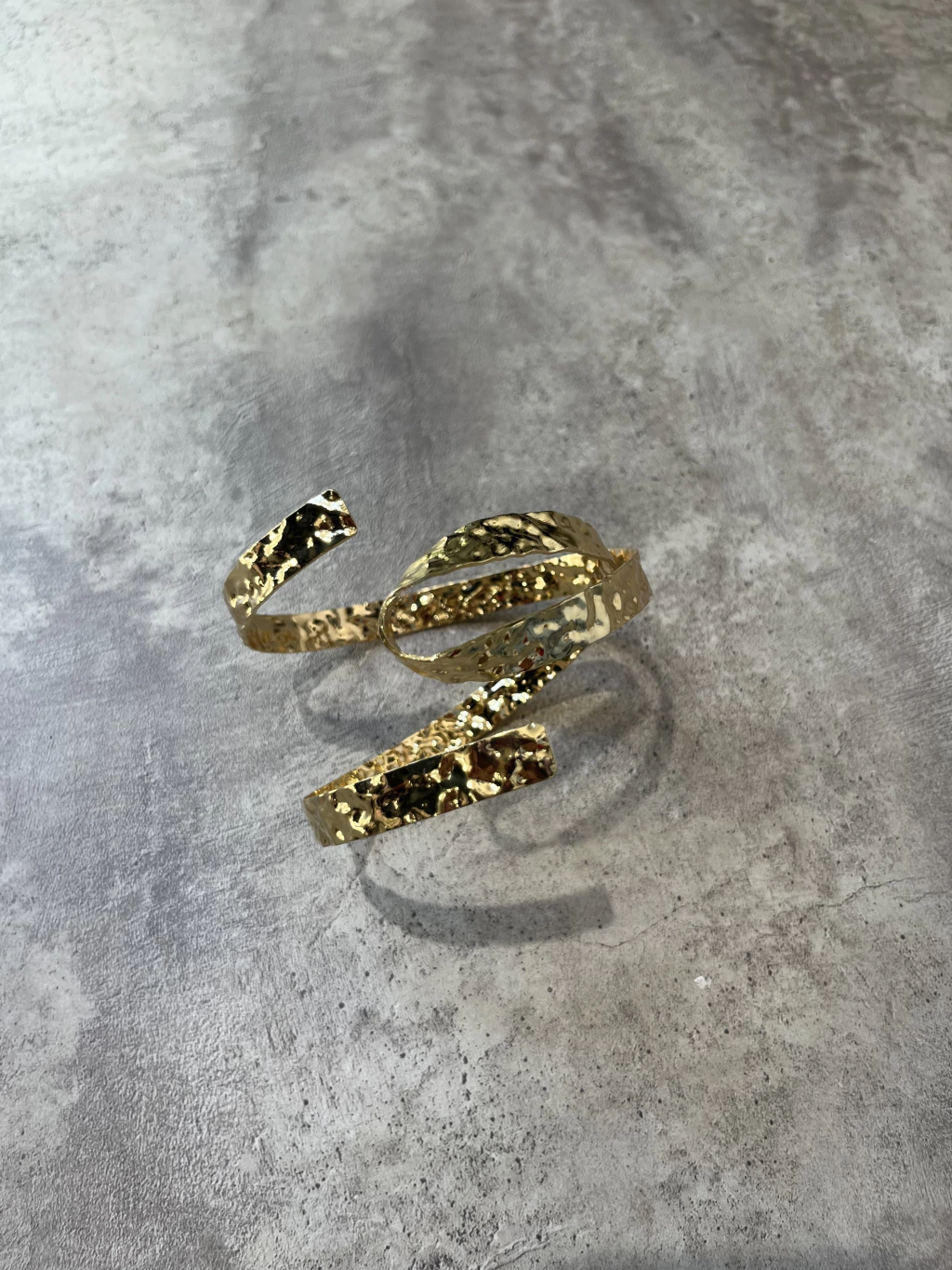 Brazalete Nili Dorado