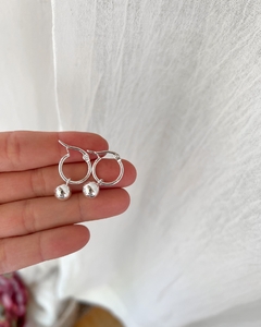 Argollas con dije de bolita