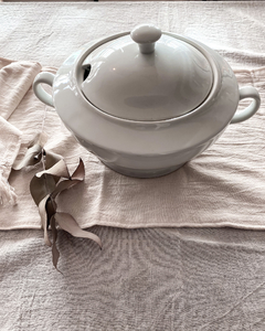 Fuente de porcelana blanca con tapa - comprar online