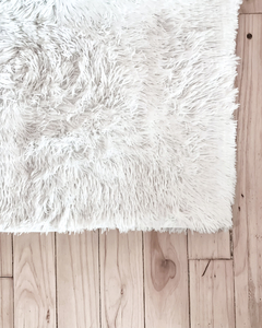 Alfombra de pelo largo blanca