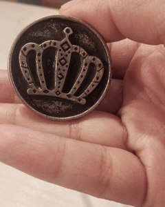 Tirador corona peltre