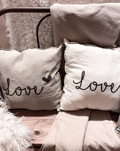 Almohadon tusor love