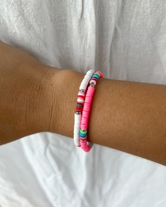 Pulsera rosa flúor en internet