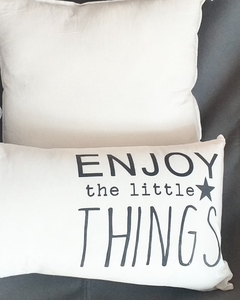 Almohadon de lienzo frase enjoy 50cm