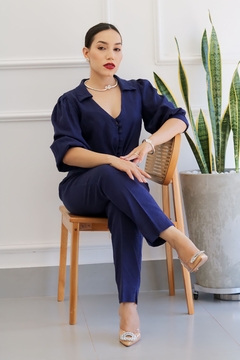 BLUSA COM ABOTOAMENTO E AMARRAÇÃO - loja online