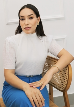 BLUSA GOLA ALTA DE LASTEX E MANGA CURTA - loja online