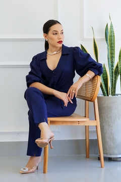 Imagem do BLUSA COM ABOTOAMENTO E AMARRAÇÃO