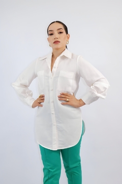 Imagem do Camisa Alongada com bolsos Preta