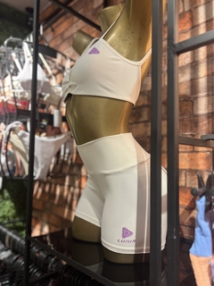 Short Basic | Off White na internet