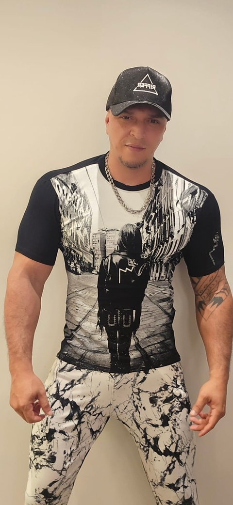 T-shirt garota de costas - comprar online
