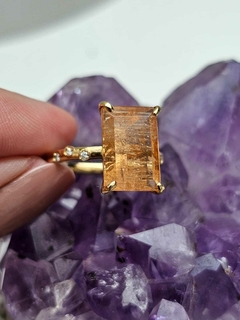 Anel Luz do Império, em ouro 18k e topázio imperial - Joias Gabriela Aiex - CNPJ 11.548.271.0001-00