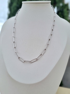 Colar elos cartier arredondado em prata rodinada na internet