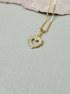 Pingente coração vazado em Ouro18K e zircônias na internet