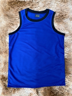 Regata dry fit premium básica- Azul com gola preta