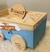 Carro de arrastre con bloques de madera viajes en internet