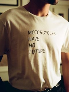 Remera No Future Blanca en internet