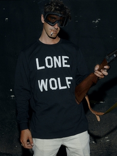 Remera Lone Wolf Manga Larga Negra - Coventry Motors Ltd.