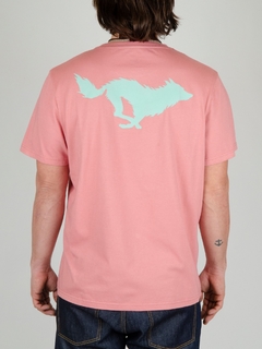 Remera El Solitario Lobo - Rosa y Turquesa - Coventry Motors Ltd.