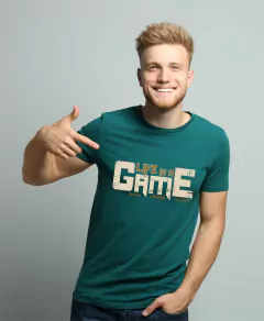 Camiseta Masculina (Life is a game)