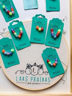 Colar com miçangas