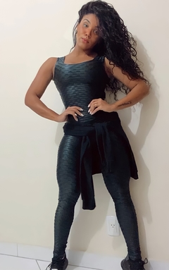Macacão Fitness preto na internet
