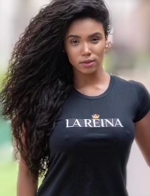 Tshirt LA REINA na internet