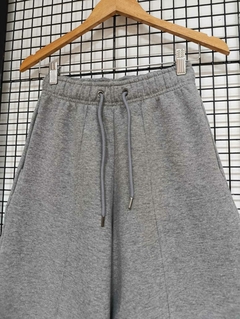 MAXI PALAZZO FRIZADO GRIS en internet