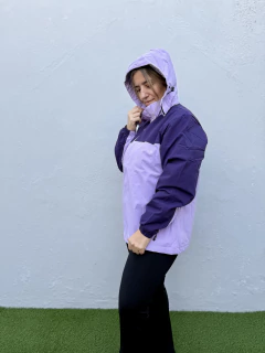 CAMPERA IMPERMEABLE TERMICA LILA - comprar online