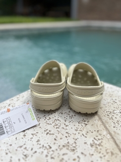 CROC CLASSIC KIDS BONE - comprar online
