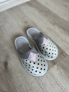PANTUFLAS PUNTITOS en internet