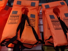 PONCHO X-FISH OXIGENO SALVA VIDAS ADULTO HASTA 120 KG y NIÑO HASTA 60 KG