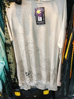 REMERA PAYO SKIN DORADO-SURUBI-TARARIRA