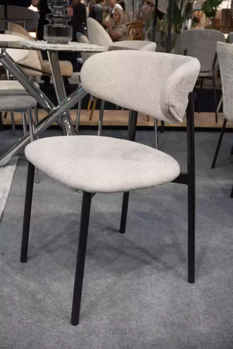 B33- S21A/OW-N - SILLA OFF WHITE CHENILLE BASE NEGRA