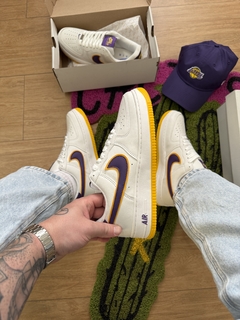 Nike - Air Force Lakers 2021 na internet