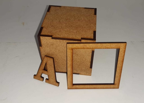 Cubo 7x7 com letra - ft094