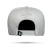 Boné cinza claro snapback da marca BLCK, com logo discreto na frente e detalhe na lateral.