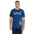 Camiseta azul com estampa "WARRIORS" e logotipo do Golden State Warriors.
