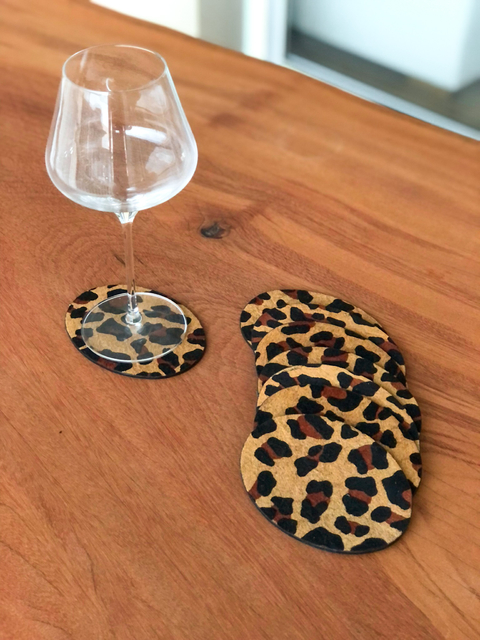 Kit de Porta Copos Oval Duplaface Couro Animal Print e Avelã