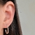Brinco Argola Oval Aberta Cravejada Fininha na internet