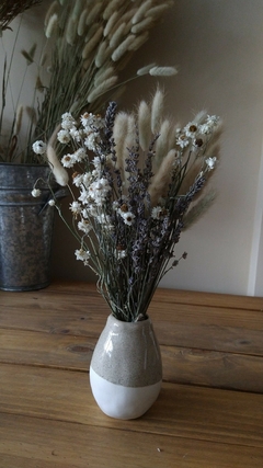 Combo Provenza (ramo de flores + florero) en internet