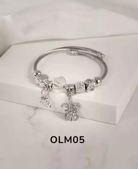 Pulsera con dijes (D9*1500)