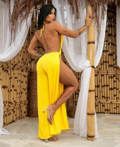 Macacão luxxo amarelo na internet