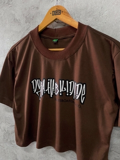 Cropped DHB Marrom Grafite - DURAHABILIDADE SKATESHOP